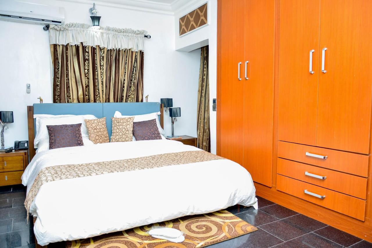 Crystal House International Hotel Ilorin Bagian luar foto