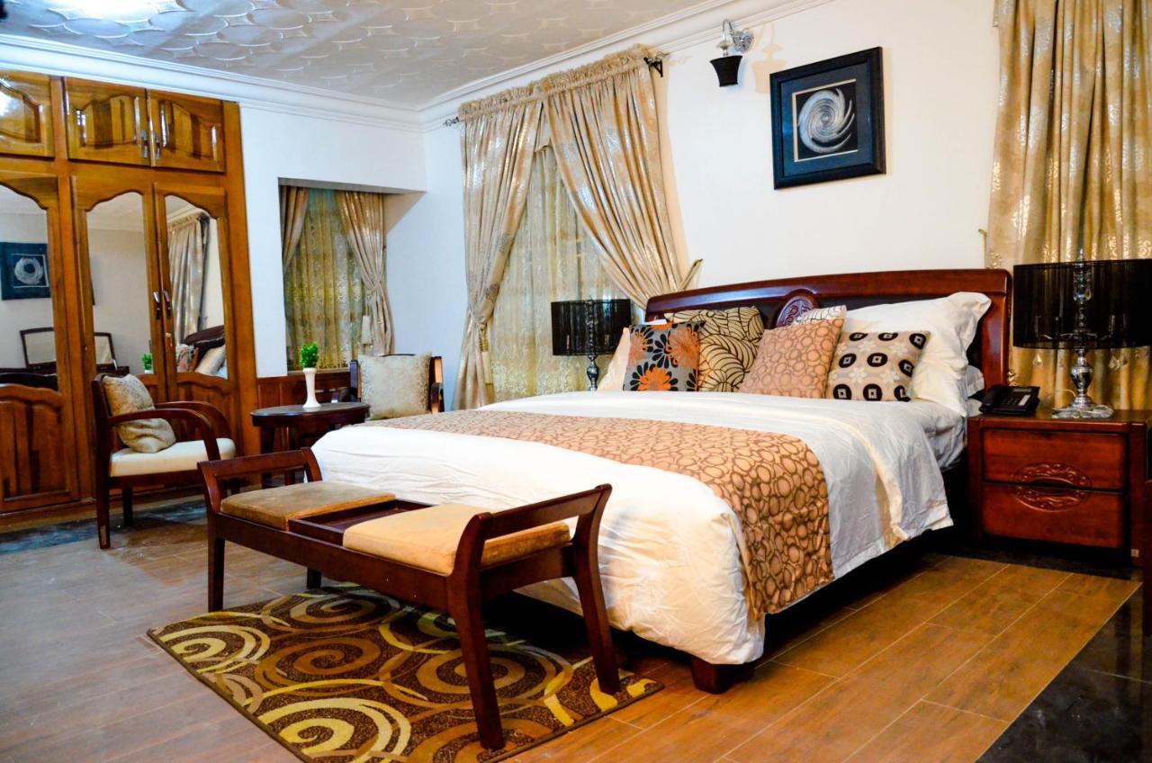 Crystal House International Hotel Ilorin Bagian luar foto