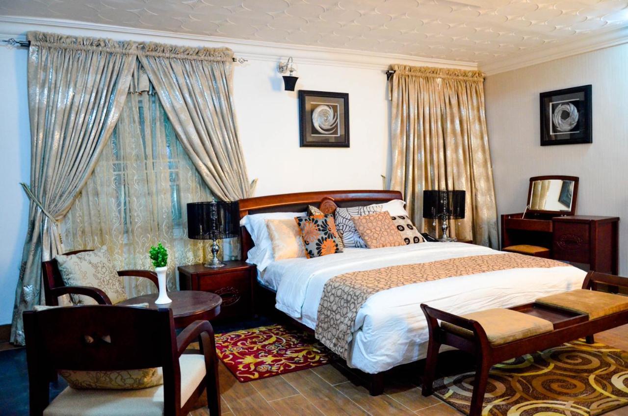 Crystal House International Hotel Ilorin Bagian luar foto