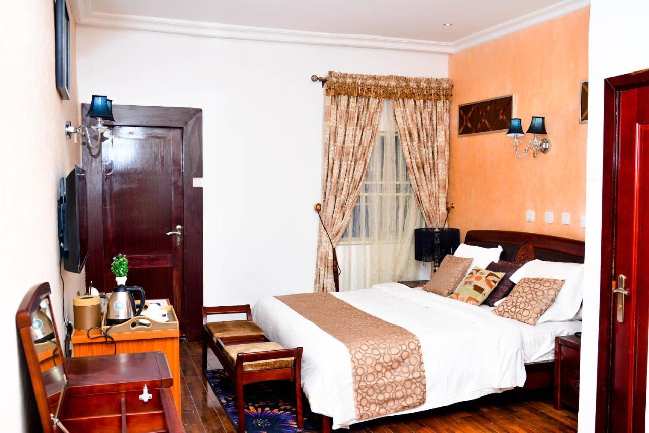 Crystal House International Hotel Ilorin Bagian luar foto
