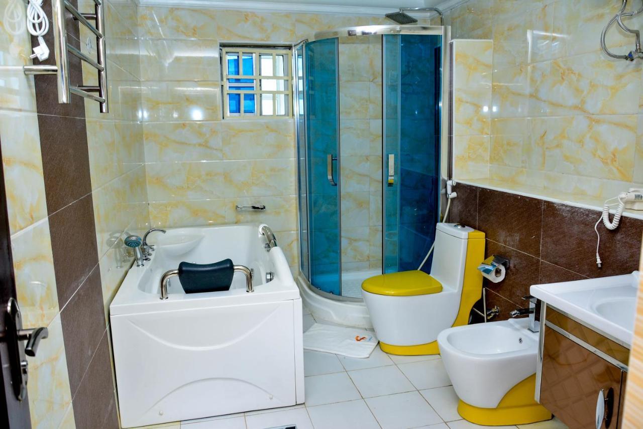 Crystal House International Hotel Ilorin Bagian luar foto