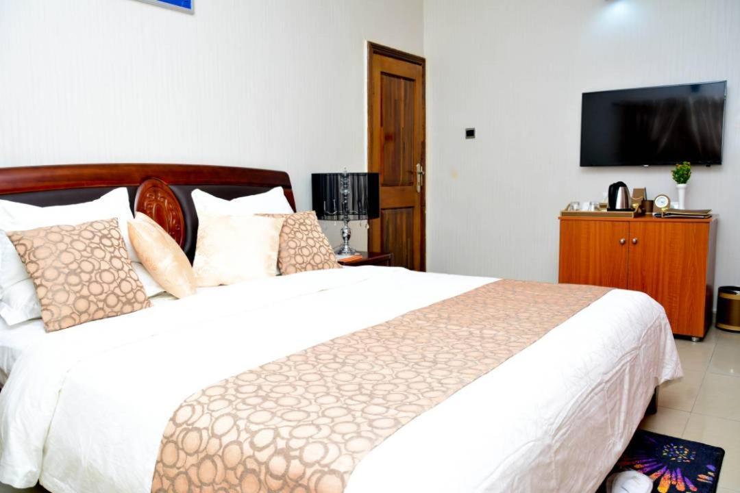 Crystal House International Hotel Ilorin Bagian luar foto