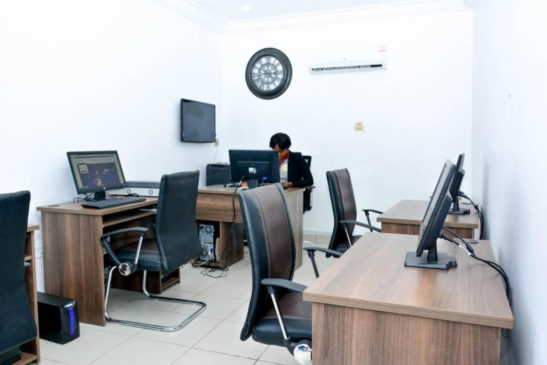Crystal House International Hotel Ilorin Bagian luar foto