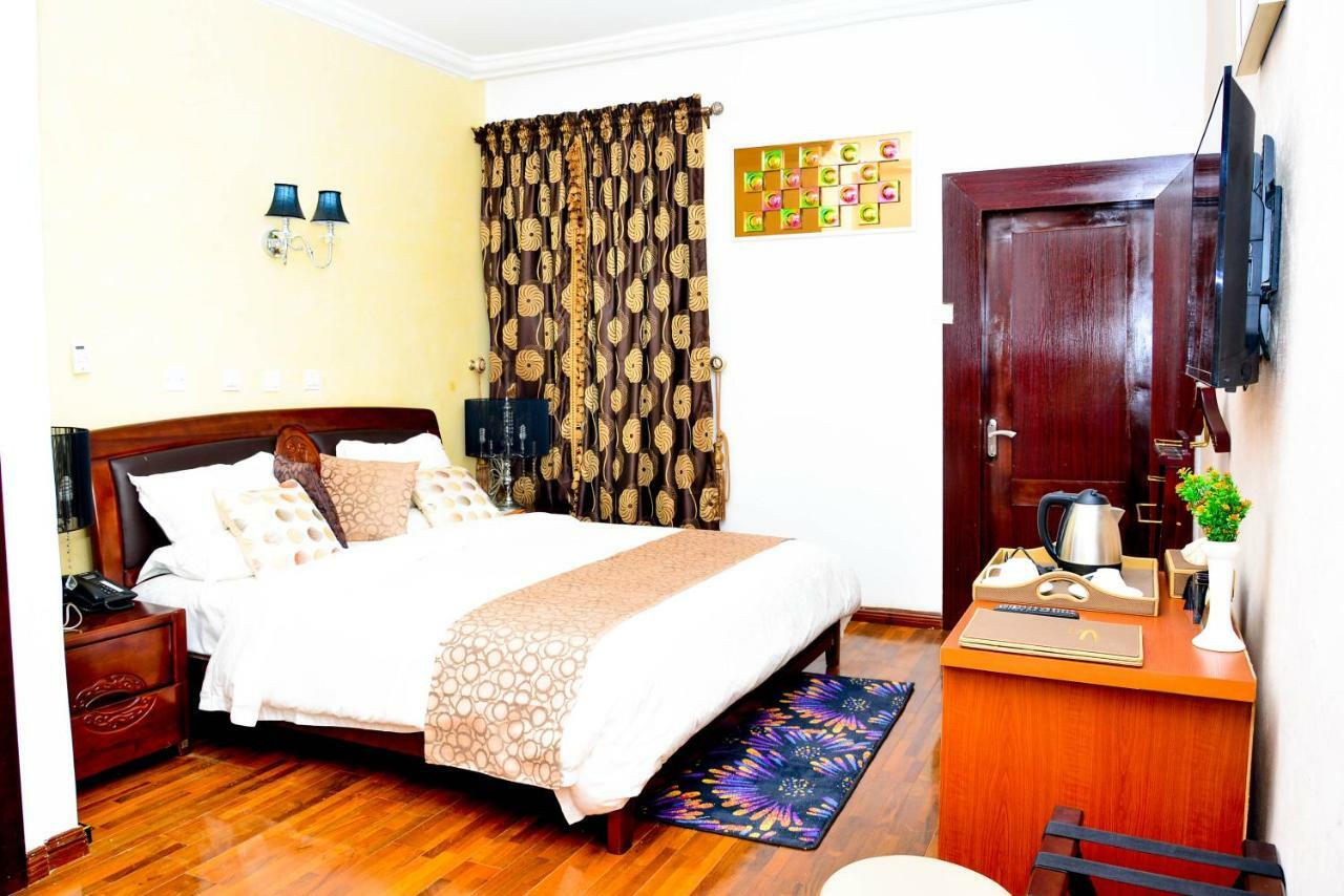 Crystal House International Hotel Ilorin Bagian luar foto