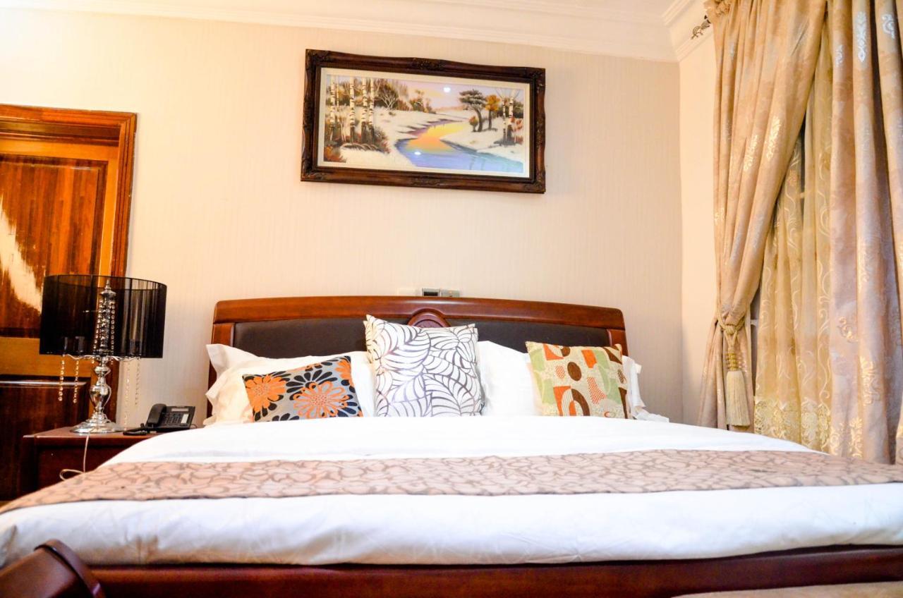 Crystal House International Hotel Ilorin Bagian luar foto